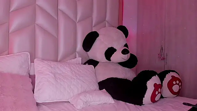 AlhanaRose online show from 02.25.25