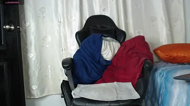 tizziano castillo  online show from 01.14.25