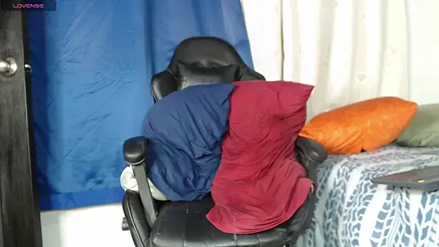 tizziano castillo  online show from 02.22.25