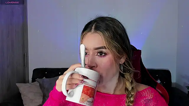 zoee jackson online show from 11.06.25