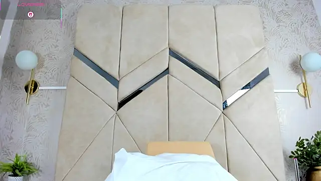 LilitRobins online show from 10.24.25