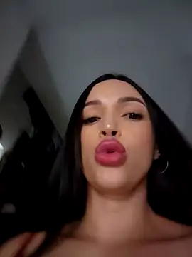 Naty Santos online show from 01.22.25