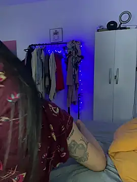 Snapshot of GrlAlice chatting on 12.25.24 GrlAlice online show from 12.25.24