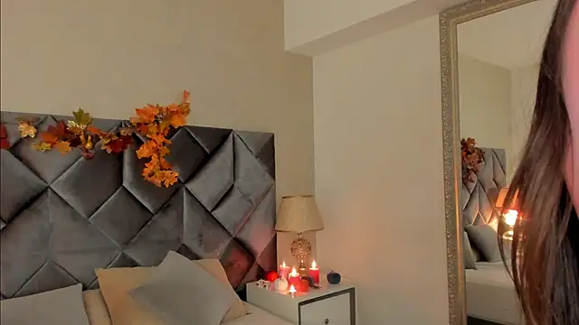 Luisa0110 online show from 10.17.25