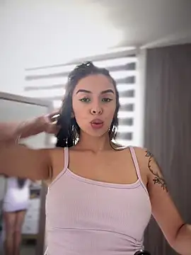 AmmyCollinsW online show from 02.04.25