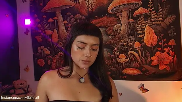 Snapshot of 6Briela9_ chatting on 02.19.26 6Briela9 online show from 02.19.26