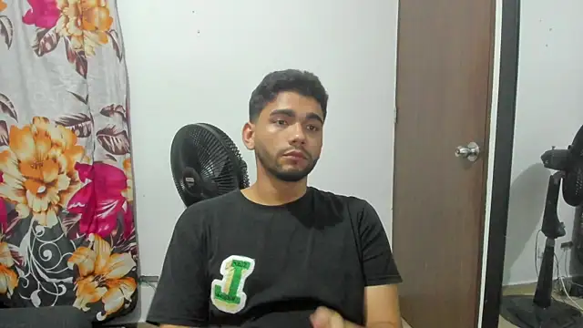 Snapshot of Dante_Damare chatting on 12.15.24 Dante Damare online show from 12.15.24