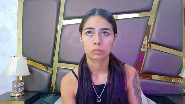 NicoleEsposito online show from 11.12.25