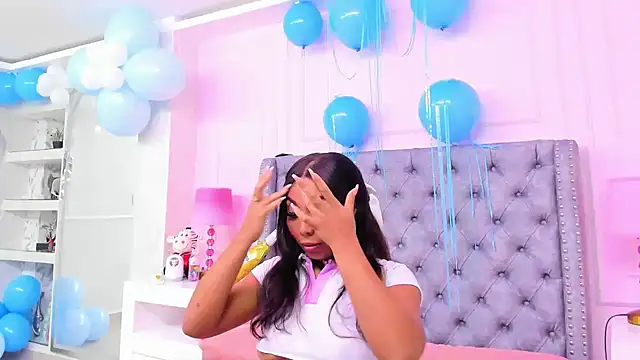 HaileeRoberts online show from 10.03.25