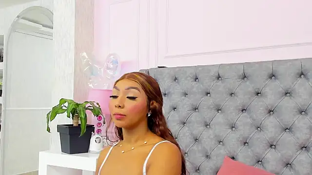Snapshot of HaileeRoberts chatting on 07.14.26 HaileeRoberts online show from 07.14.26