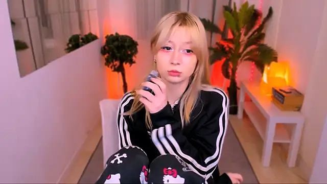 SaintGirl online show from 02.07.25