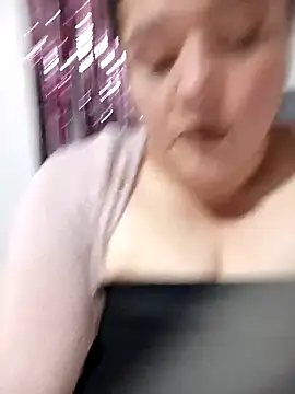 Snapshot of Joagorditahot chatting on 12.17.25 Joagorditahot online show from 12.17.25