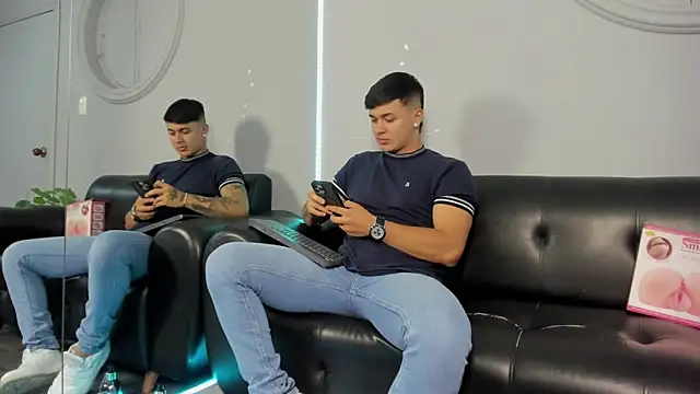 Cristopher strong online show from 01.14.25