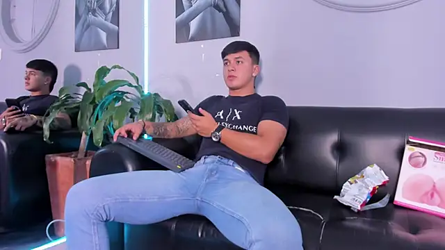 Cristopher strong online show from 03.07.25