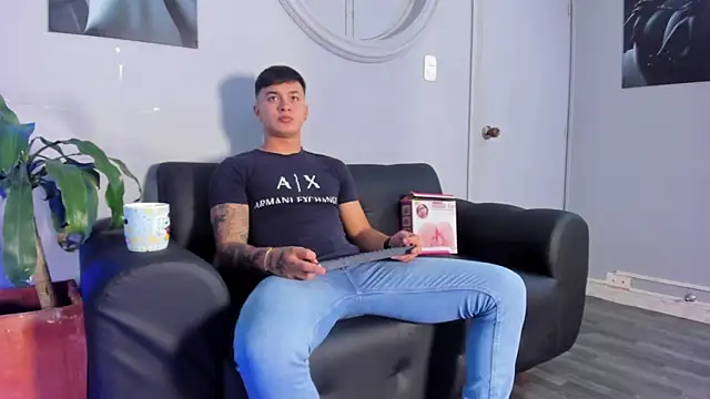 Cristopher strong online show from 03.22.25