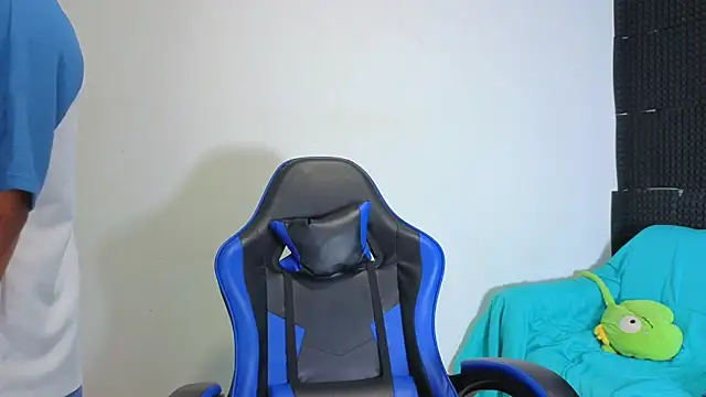 Demitryo online show from 10.24.25