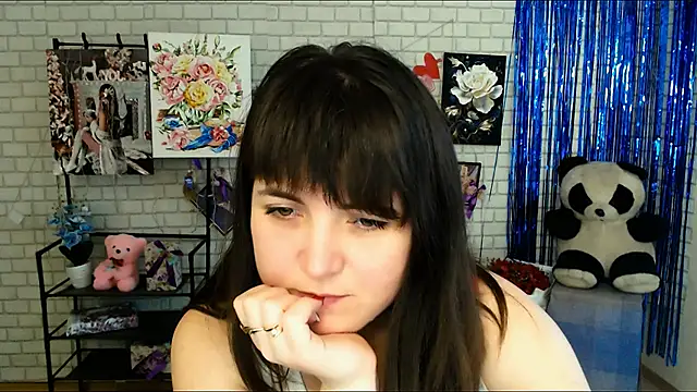 Darina M  online show from 02.21.25