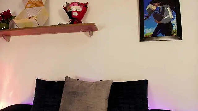 Elliee  online show from 10.22.25