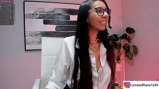 Snapshot of luna_willians chatting on 03.13.25 luna willians online show from 03.13.25