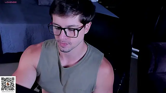 Snapshot of ADAM_BOUTON_ chatting on 06.16.26 ADAM BOUTON online show from 06.16.26