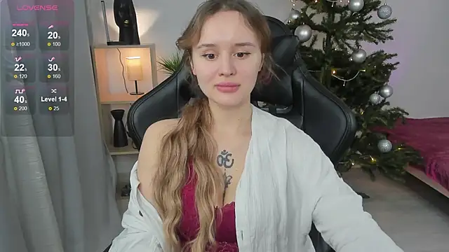 Snapshot of alicexforever chatting on 12.25.24 alicexforever online show from 12.25.24