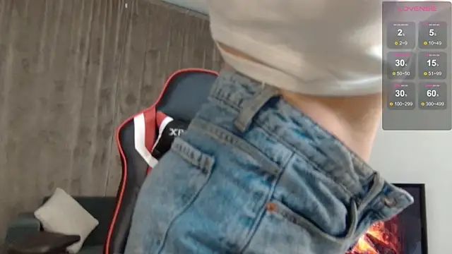 Snapshot of alicexforever chatting on 01.04.25 alicexforever online show from 01.04.25