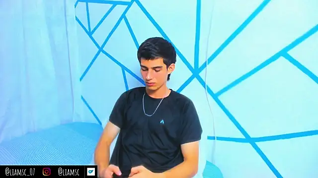 Snapshot of liam_scott77 chatting on 09.26.25 liam scott77 online show from 09.26.25