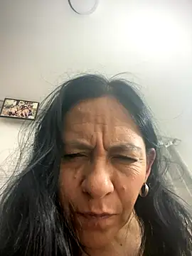 Freya Artemisa online show from 11.20.25