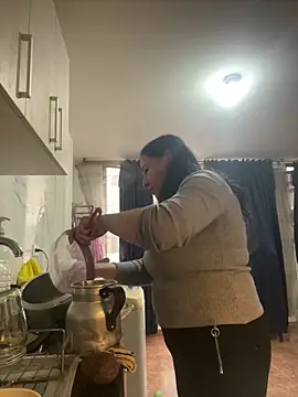 Freya Artemisa online show from 12.17.25