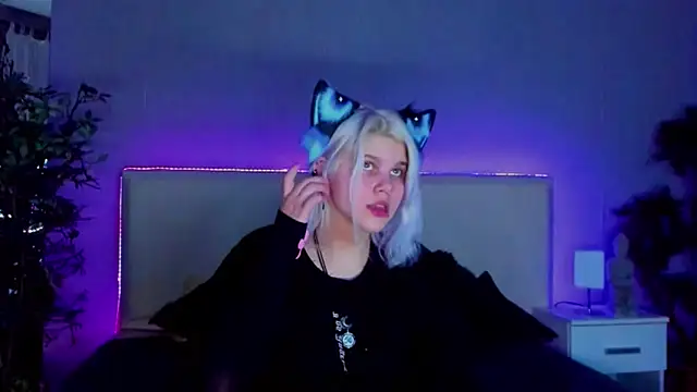 JoannLowe online show from 01.18.25