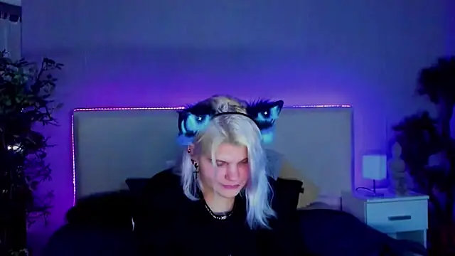 JoannLowe online show from 01.20.25