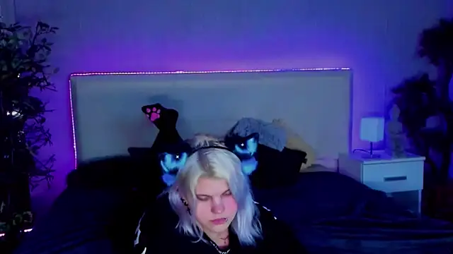 JoannLowe online show from 01.20.25