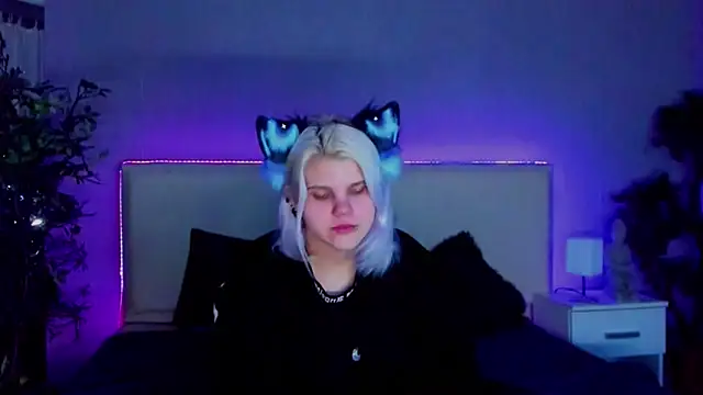 JoannLowe online show from 01.21.25