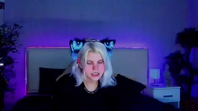 JoannLowe online show from 01.23.25