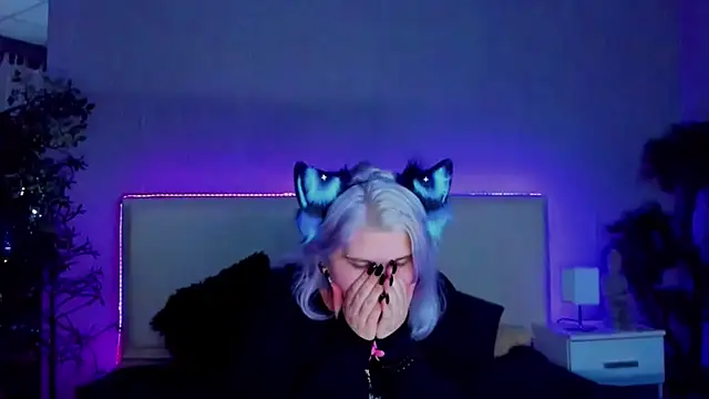 JoannLowe online show from 01.30.25