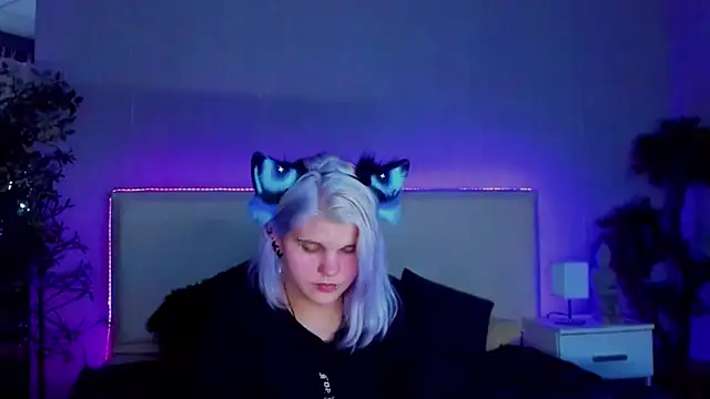 JoannLowe online show from 01.30.25