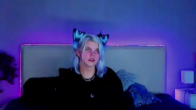 JoannLowe online show from 02.11.25