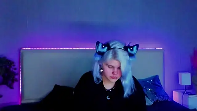 JoannLowe online show from 02.18.25