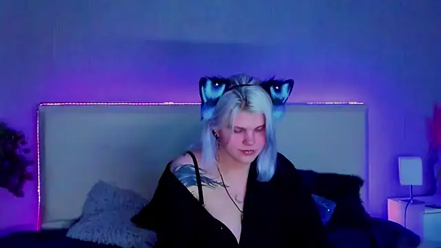 JoannLowe online show from 02.25.25