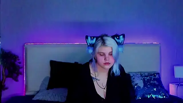 JoannLowe online show from 02.26.25