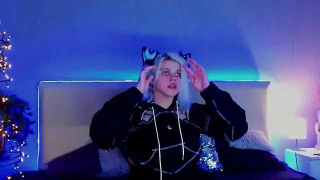 JoannLowe online show from 03.05.25