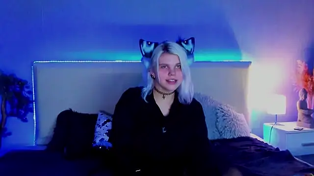 JoannLowe online show from 03.08.25