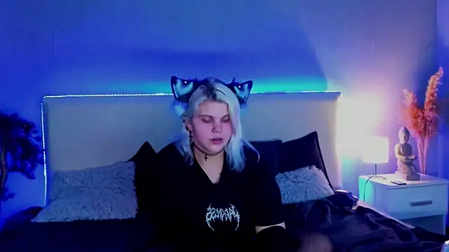 JoannLowe online show from 03.17.25