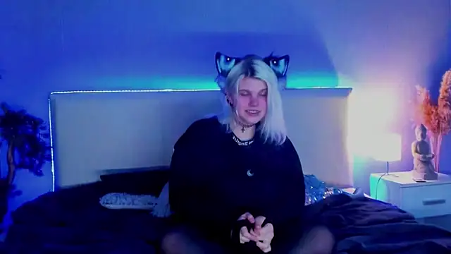 JoannLowe online show from 03.20.25