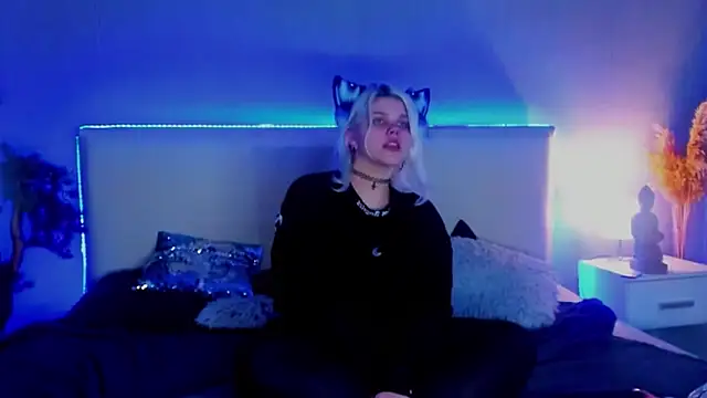 JoannLowe online show from 03.21.25