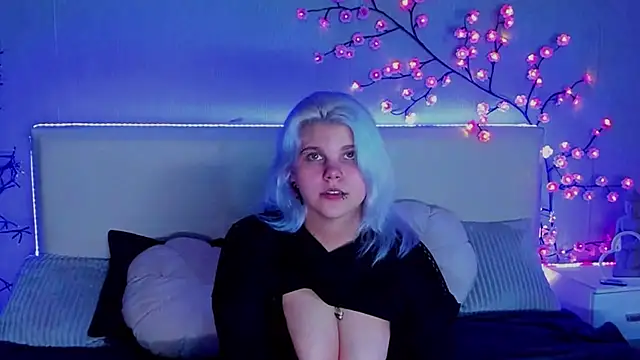 JoannLowe online show from 10.20.25