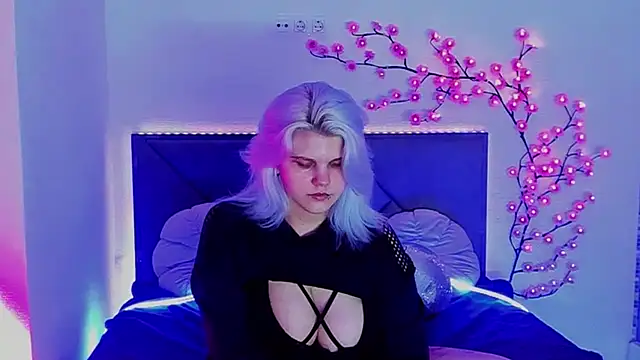 JoannLowe online show from 05.11.26