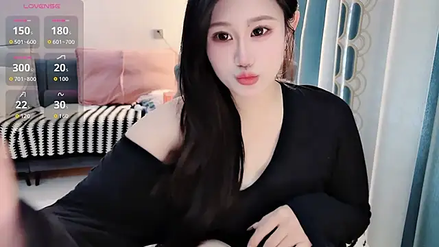 QQ-tutu online show from 10.24.25