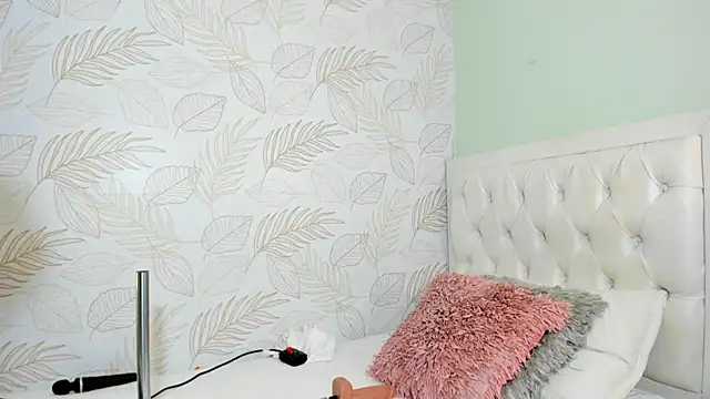 TianaReedd online show from 01.18.25