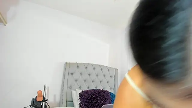 TianaReedd online show from 10.14.25